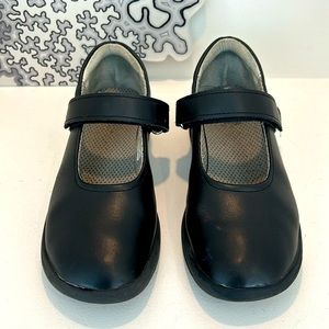 School ISSUE, Mary Jane’s school shoes, black for girls